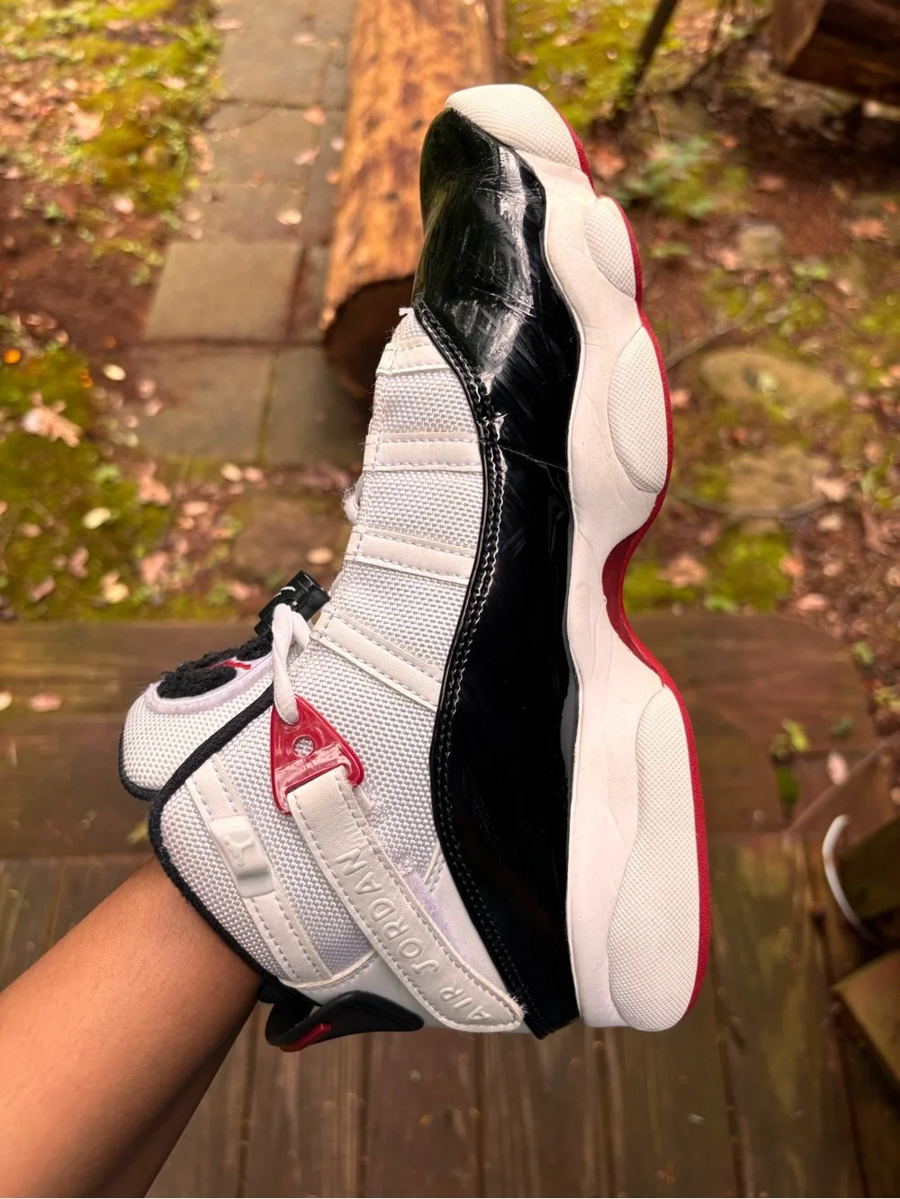 Jordan Mens Black/White/Red Retro Sneakers